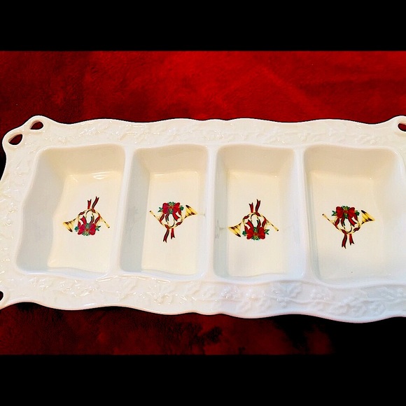 🎄Mikasa Holiday Lace Section Serving Dish🎄 - Picture 2 of 8